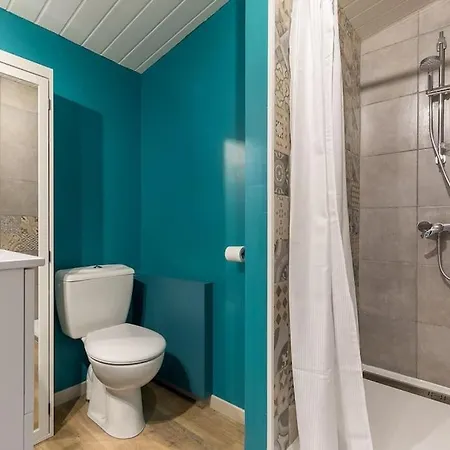 Grande Maison Avec Et Sans Vis-a-vis Laglorieuse