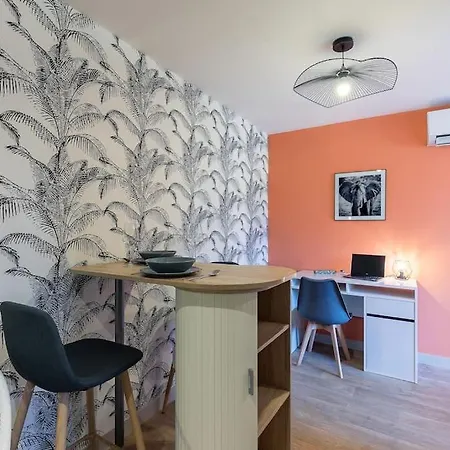 Grande Maison Avec Et Sans Vis-a-vis Laglorieuse