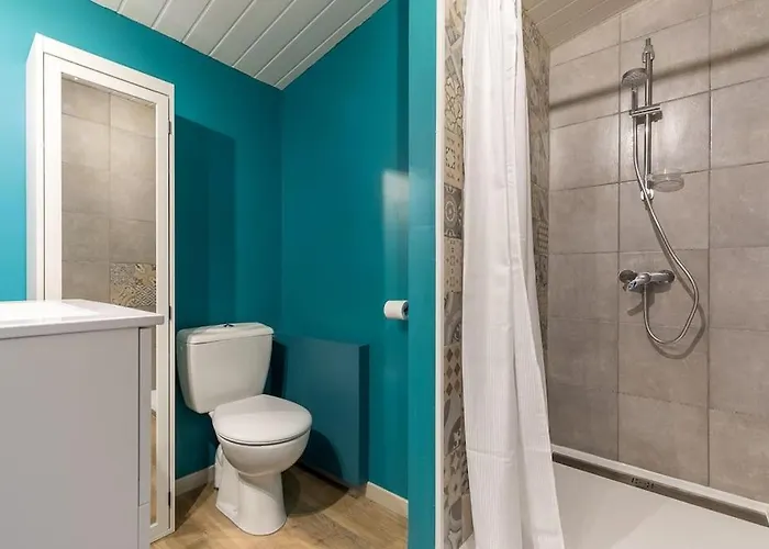 Grande Maison Avec Et Sans Vis-a-vis Laglorieuse