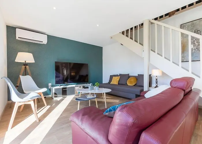 別荘 Grande Maison Avec Et Sans Vis-a-vis Laglorieuse