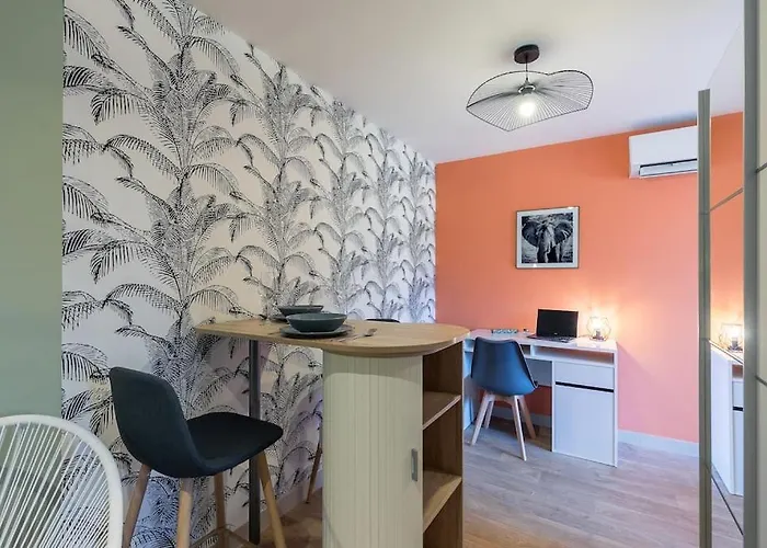 Grande Maison Avec Et Sans Vis-a-vis Laglorieuse