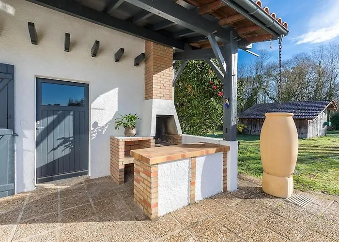 Grande Maison Avec Et Sans Vis-a-vis Laglorieuse