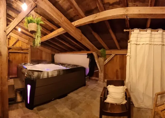 Grande Maison Avec Et Sans Vis-a-vis Laglorieuse